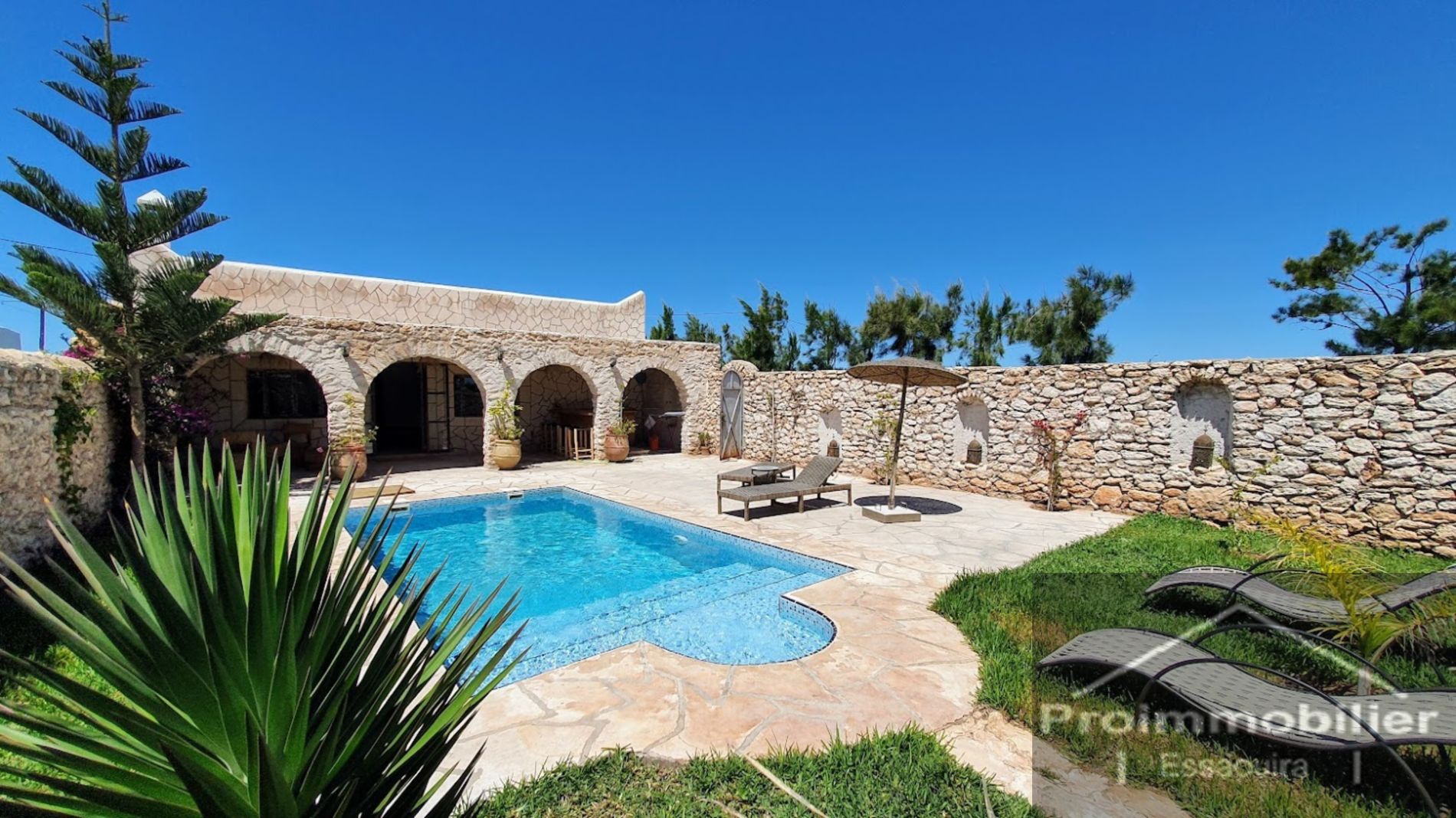 22-04-02-VV  Beautiful Villa of 120 m² for sale in Essaouira , Garden of 1063 m²