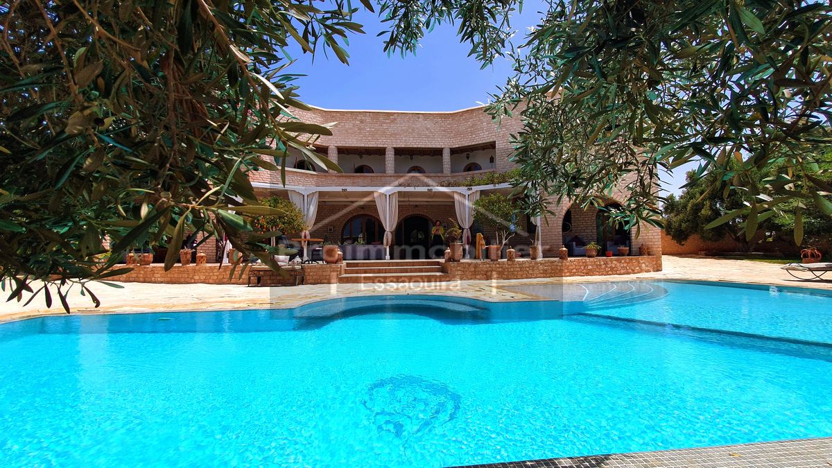 21-11-11-VM Exceptionnelle Villa d hôtes a vendre a Essaouira 750m² Magnifique jardin 10000m²