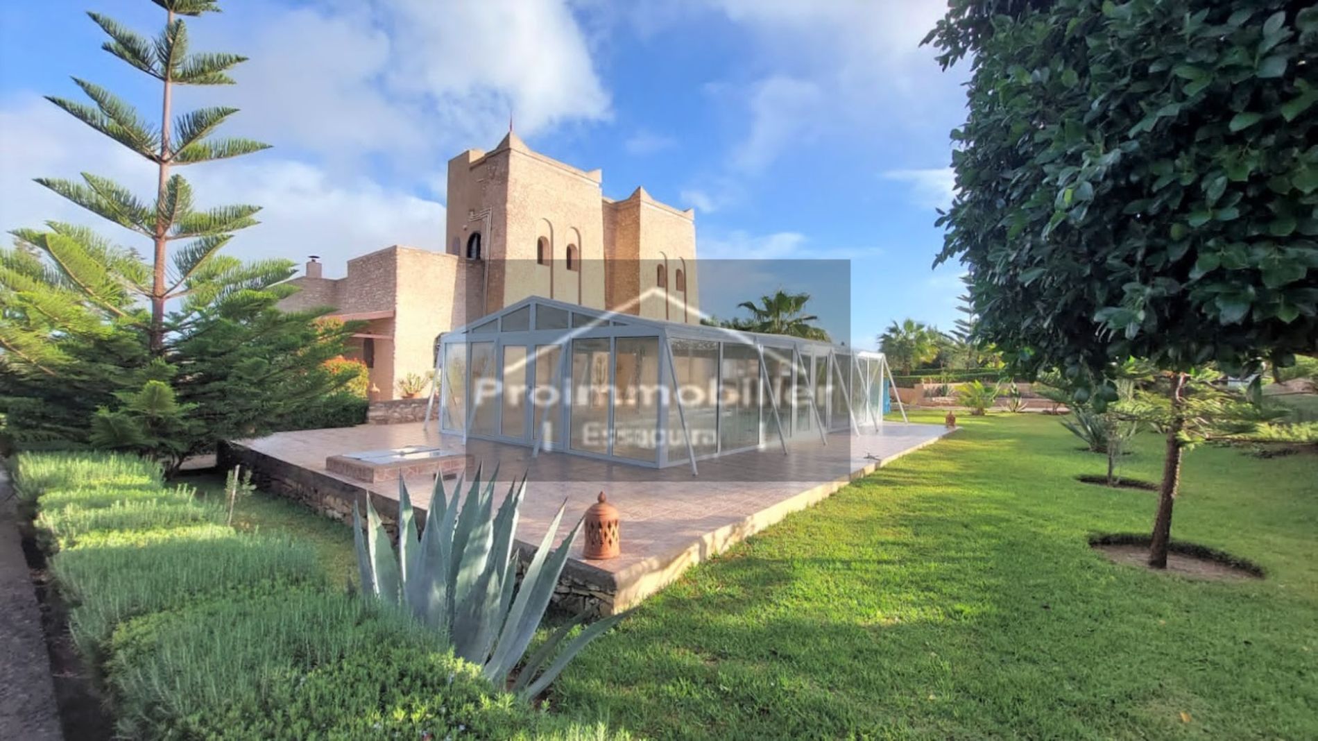 22-12-04-VM Amazing house in urban zone for sale in Essaouira of 270m² Garden 3300 m²