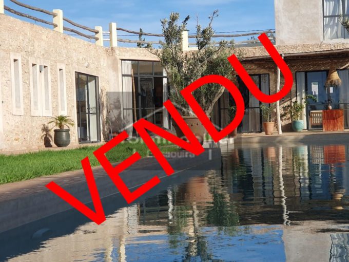 22-10-06-VV  VENDU SALE Wonderful Villa of 271 m² for sale in Essaouira Land 1129 m²