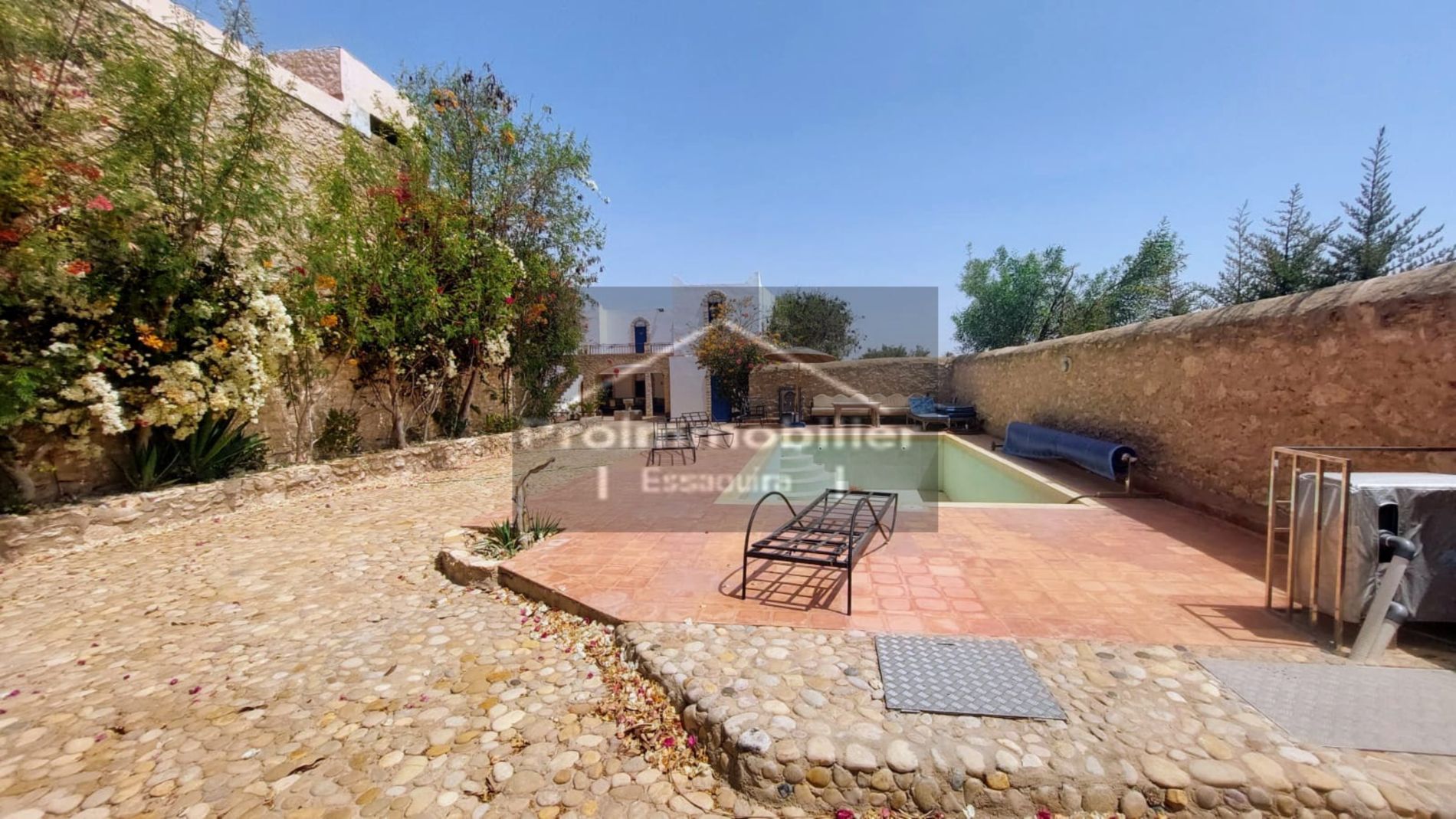 23-04-05-VM Rumah Cantik di kawasan luar bandar seluas 220 m² untuk dijual di Essaouira Land 600 m²