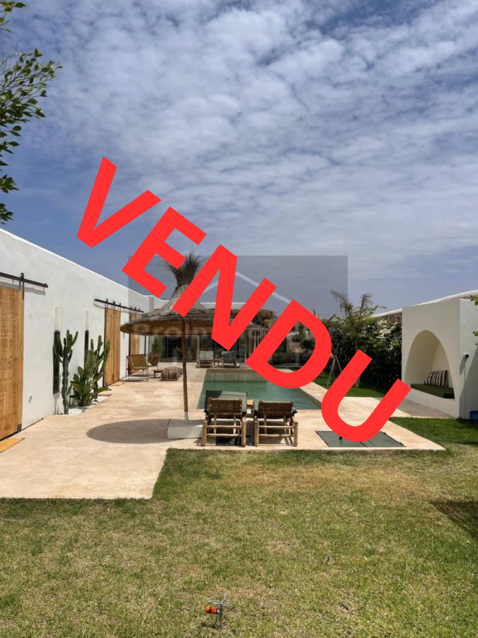 – VENDU – 24-10-07-VV Belle Villa avec bungalow à vendre à Essaouira de 250m² Terrain 1136 m²