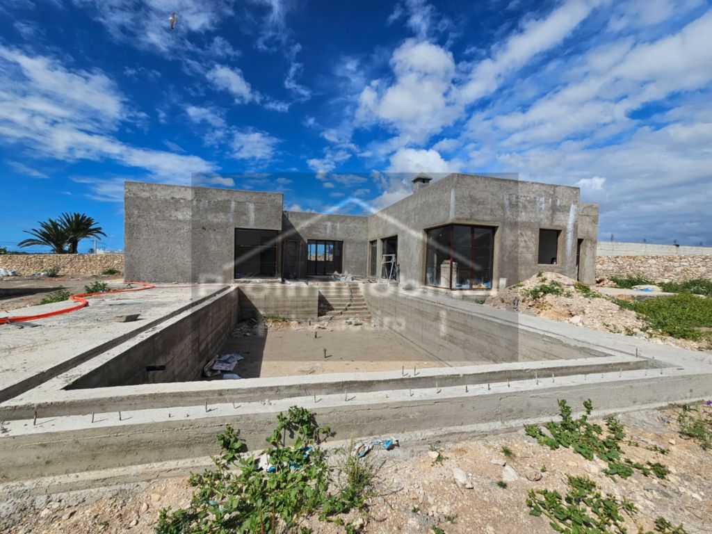 26-04-02-VM Exceptional Villa Sold Fully Finished in Ghazoua – 1000 m² Land