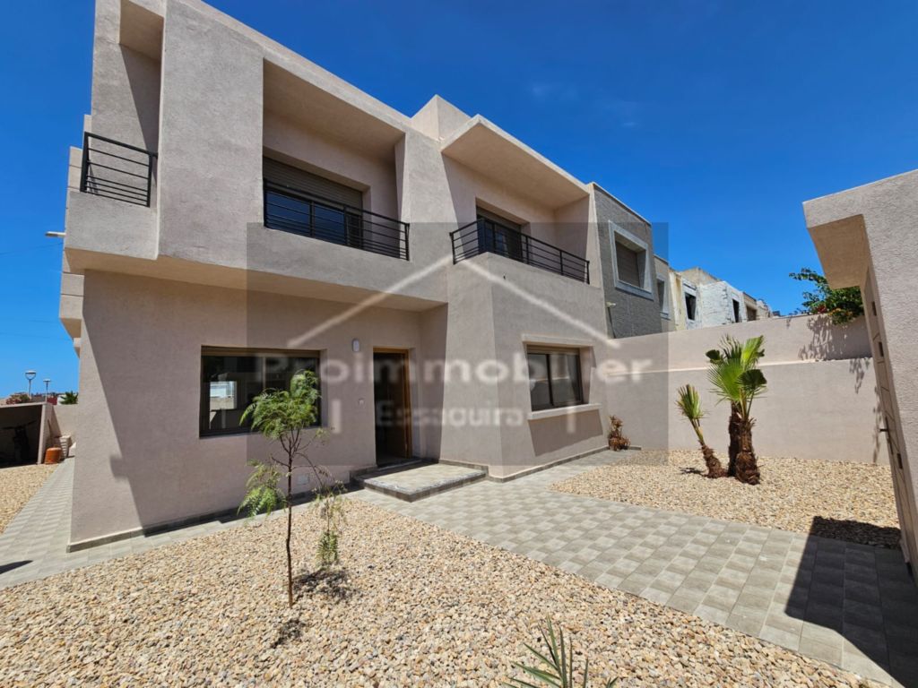 26-05-04-VM Élégante maison neuve à proximité de la plage 140 m²– Argana