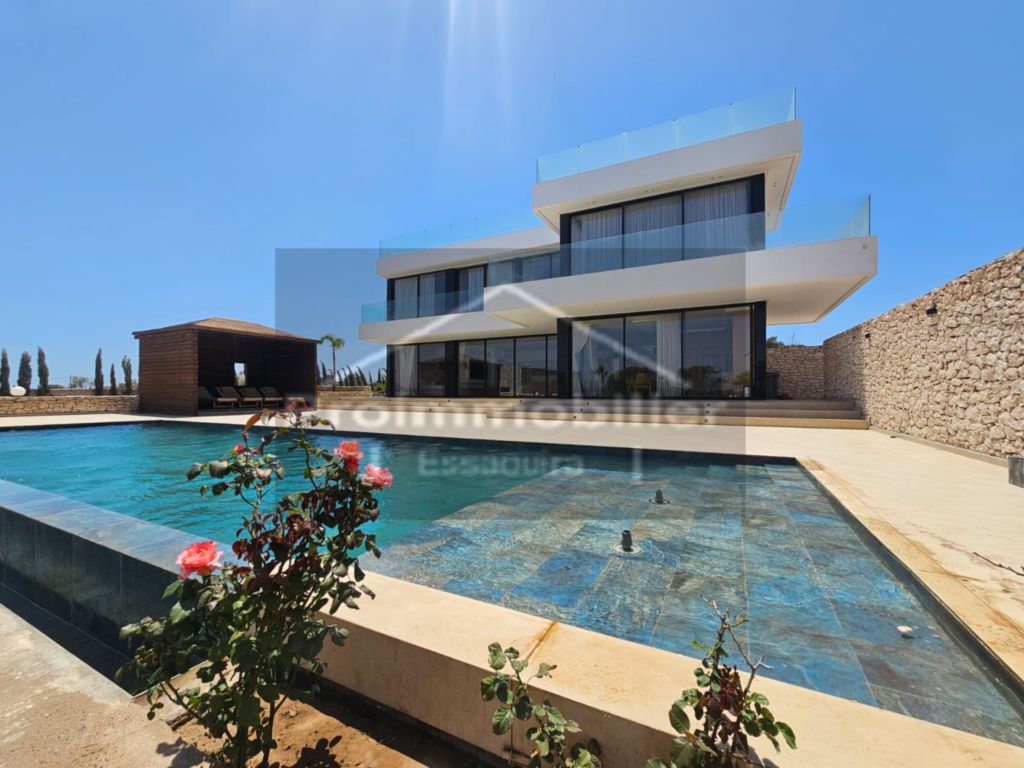 26-06-02-VM Luxury Villa of  620 m² on  3500 m² of Landscaped Grounds – El Ghazoua.