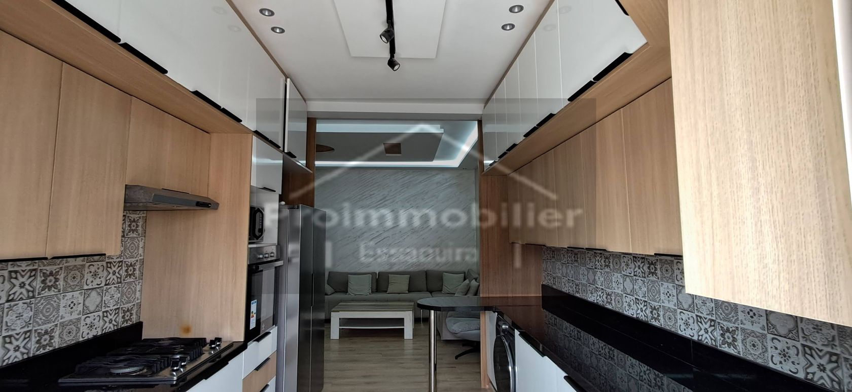 26-07-08-VA Bel Appartement meublé de 100 m² avec 3 balcons -Argana
