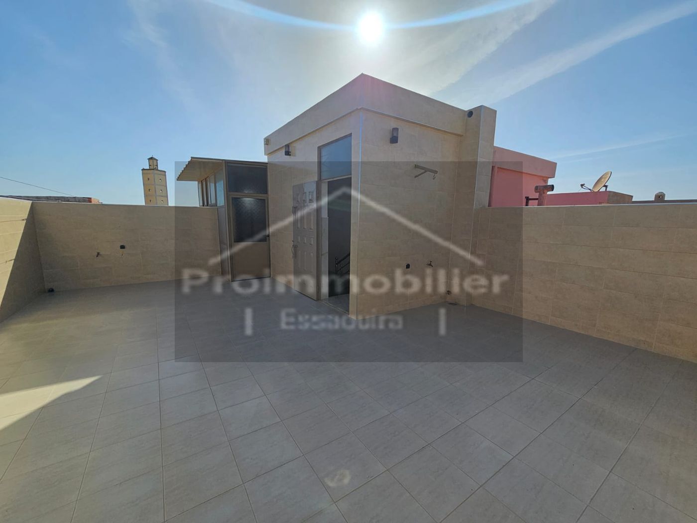 26-09-10-VM Maison meublée avec 3 appartements et terrasse – Ghazoua